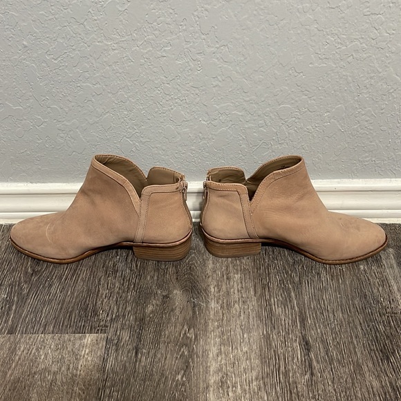 Used GB Gianni Bini Tan Bootties Size 7 - Picture 3 of 8